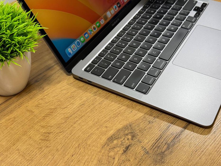 Срочно ! Macbook air 2020 i5 512gb Amerika