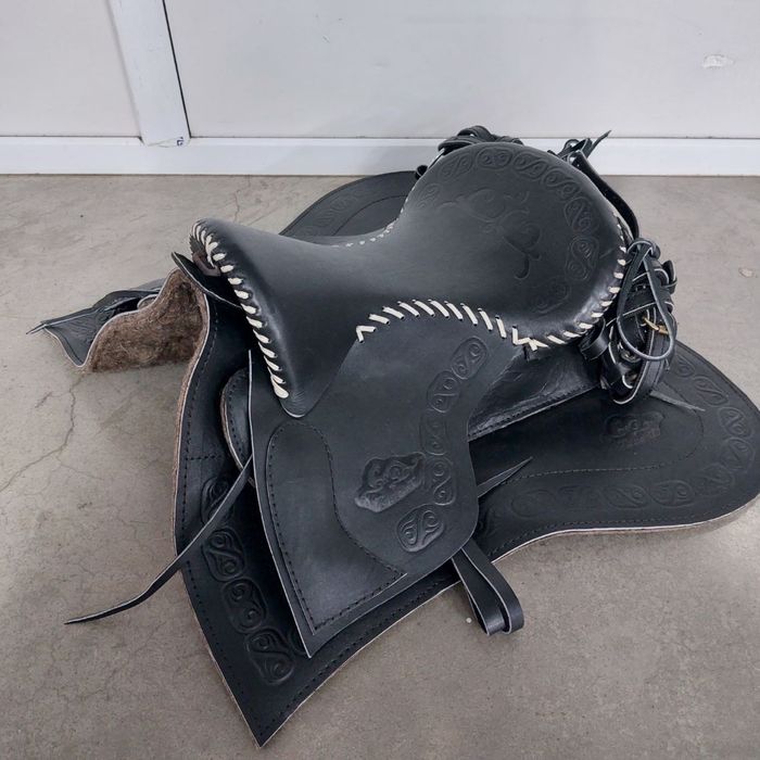 Ертокым/ертоқым/седло