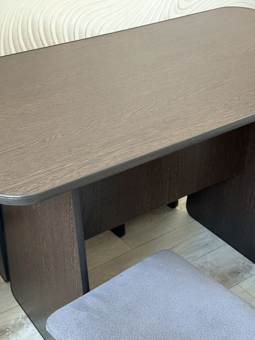 Кухонный стол + 4 табурета (комплект)