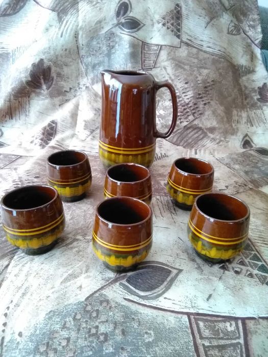 Керамичен сервиз за вино