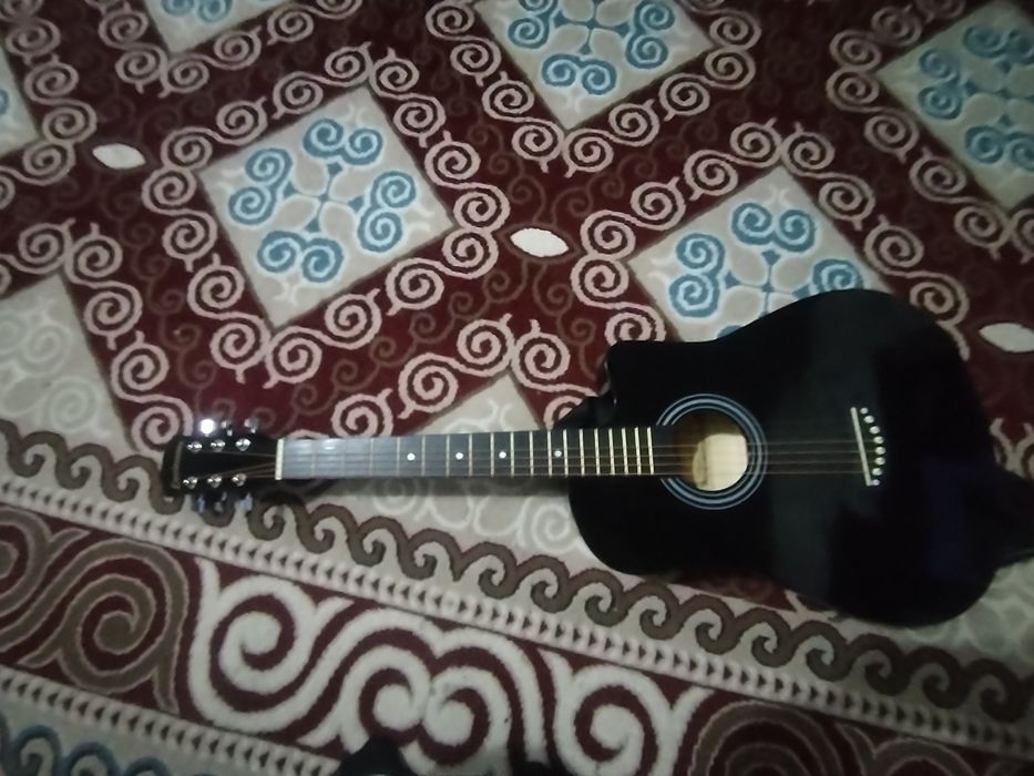 Гитара акустическая