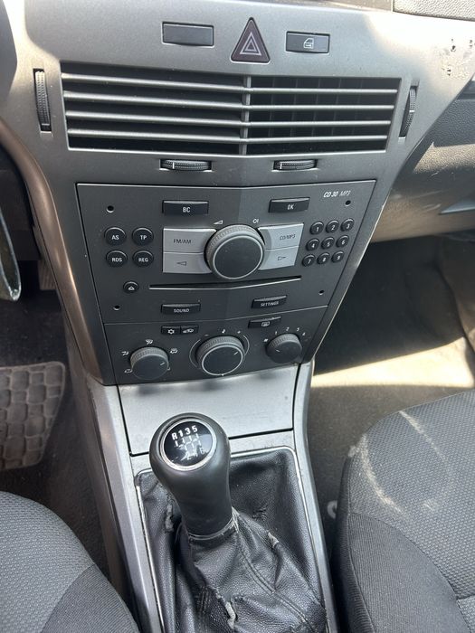 Опел Астра Н 1,9д 101кс 6ск на части/Opel astra H 1,9cdti 101ks 6sk