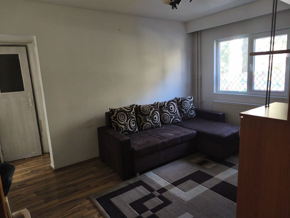 Apartament 2 camere,  etaj 1, centrală proprie – 400 m de Academia de Muzică