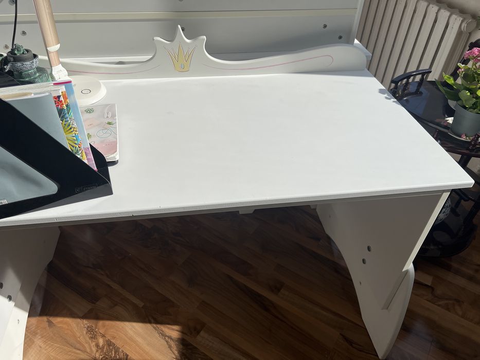 продам стол детский