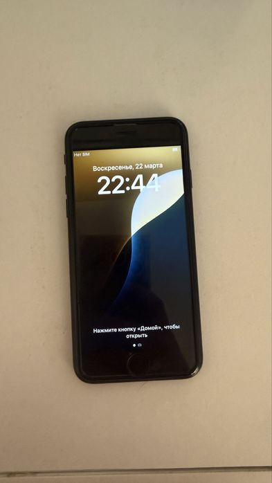 Продам iphone se 2020