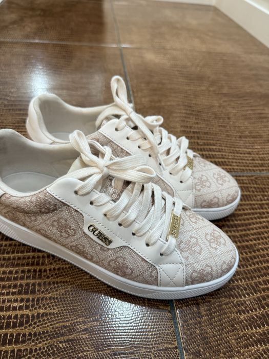 Продам кеды guess оригинал женские