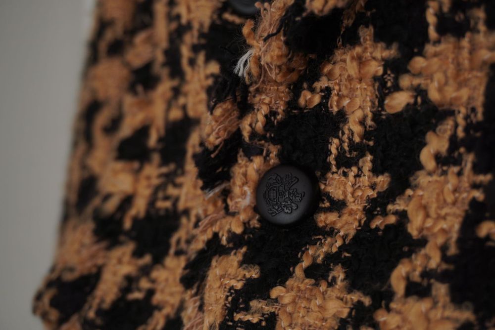Структуриран къс блейзър букле Зара | Tailored cropped tweed jacket Zara