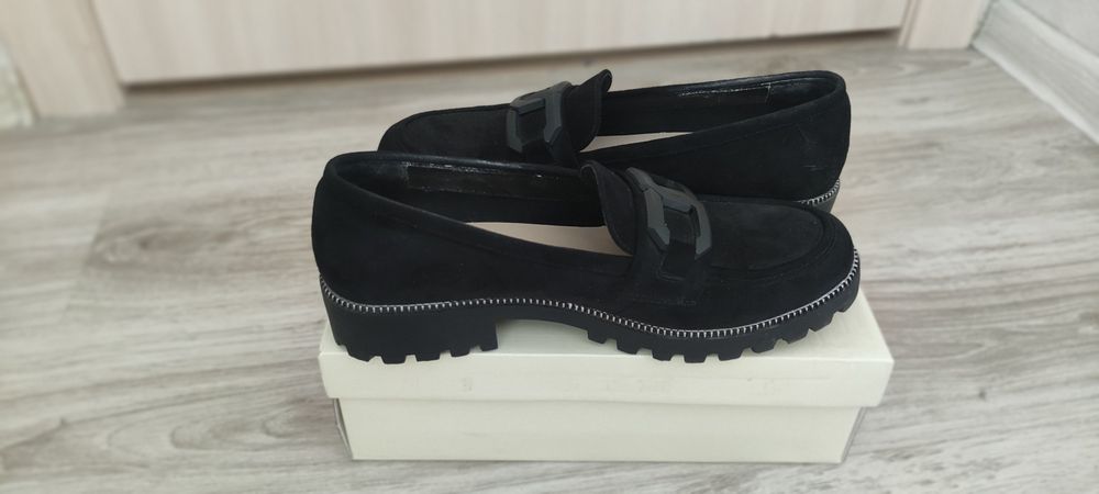 Продам женские лоферы