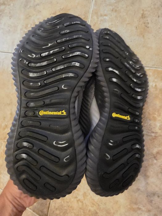 Маратонки Adidas Alphabounce номер 36