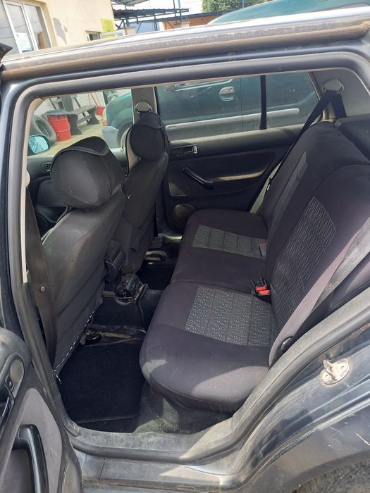 Фолксваген Голф 1.6 на части !