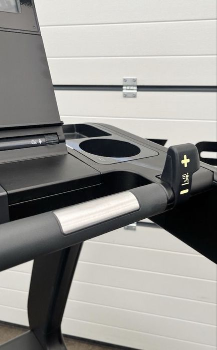 Technogym ARTIS Бягаща Пътека