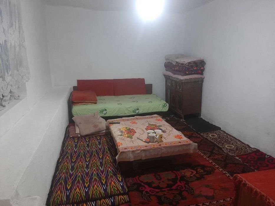 Uy sotiladi.  Srochna