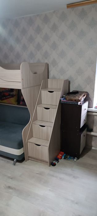 Продаю двухярустную кровать