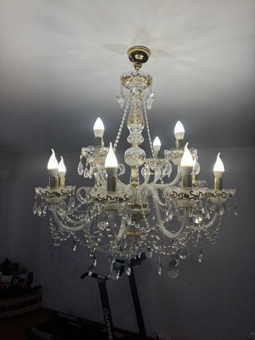 Продам хрустальную люстру