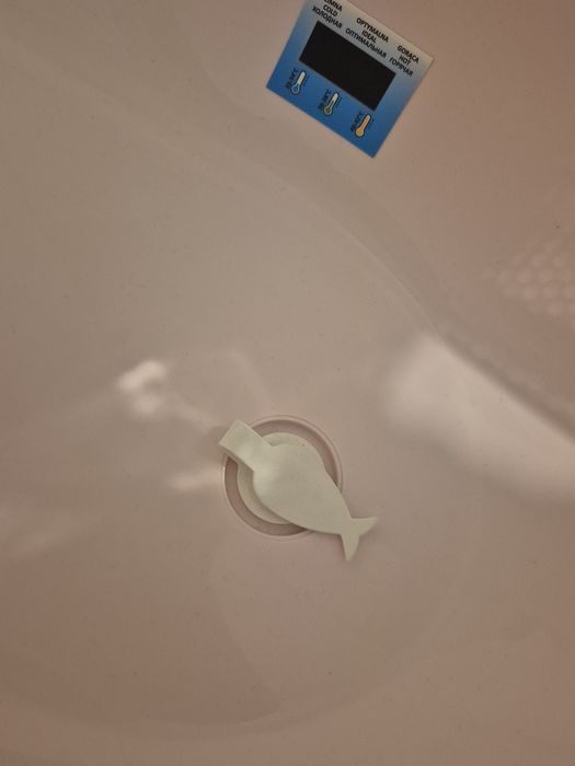 Детская ванночка с термометром и сливом