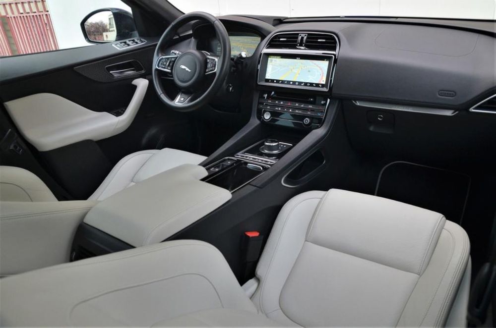 Jaguar F-Pace 2017 3.0 AWD, 300 cp