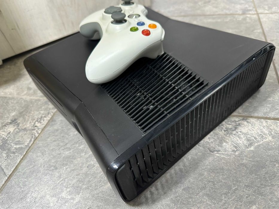 Xbox 360 с оригинал контролер 320HDD