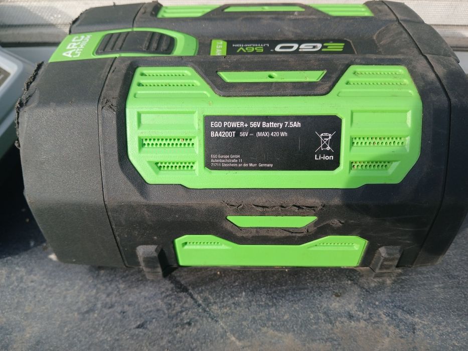 Drujbă nouă EGO-pe baterie+încărcător-7,5Ah-lama 35 cm-motor brushless