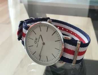 Ceas unisex Daniel Wellington Canterbury - cadoul perfect pt EA și EL