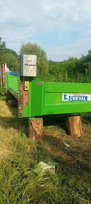 Masa de recoltat răpită.