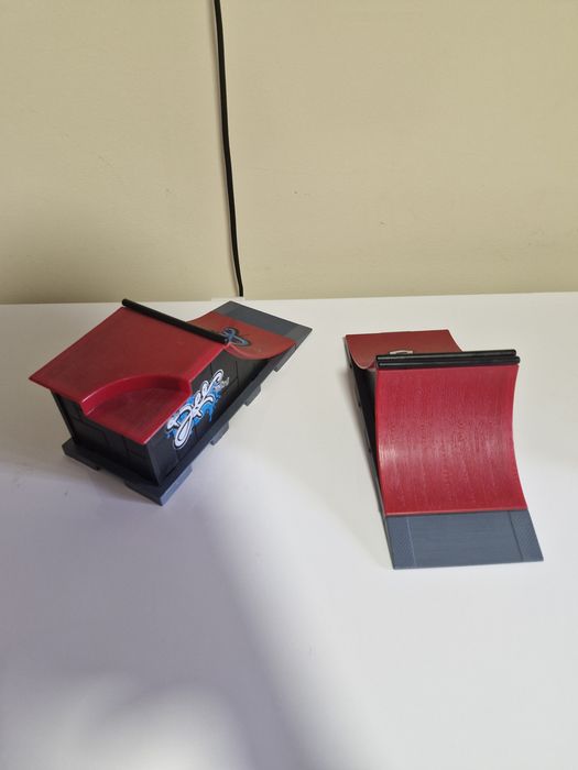 Rampe pentru mini skateboard