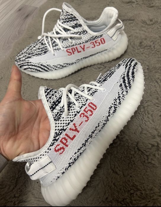 Yezzy 350 zebra
