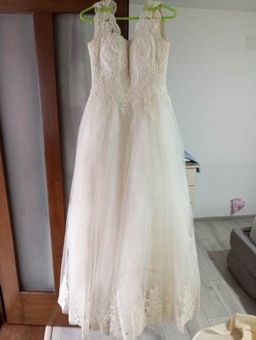 Vând rochie de mireasă