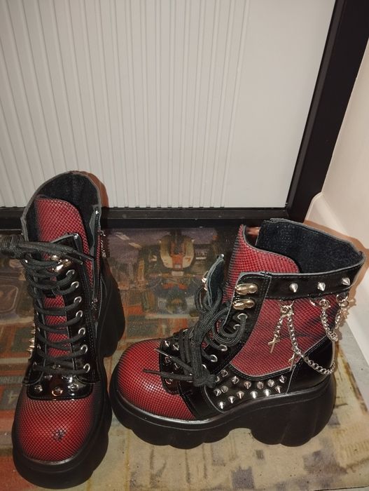 Продам ботинки ,в хорошем состоянии