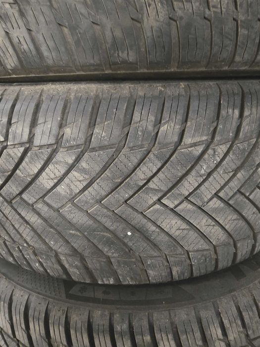 Гуми сезонни 255/40/19