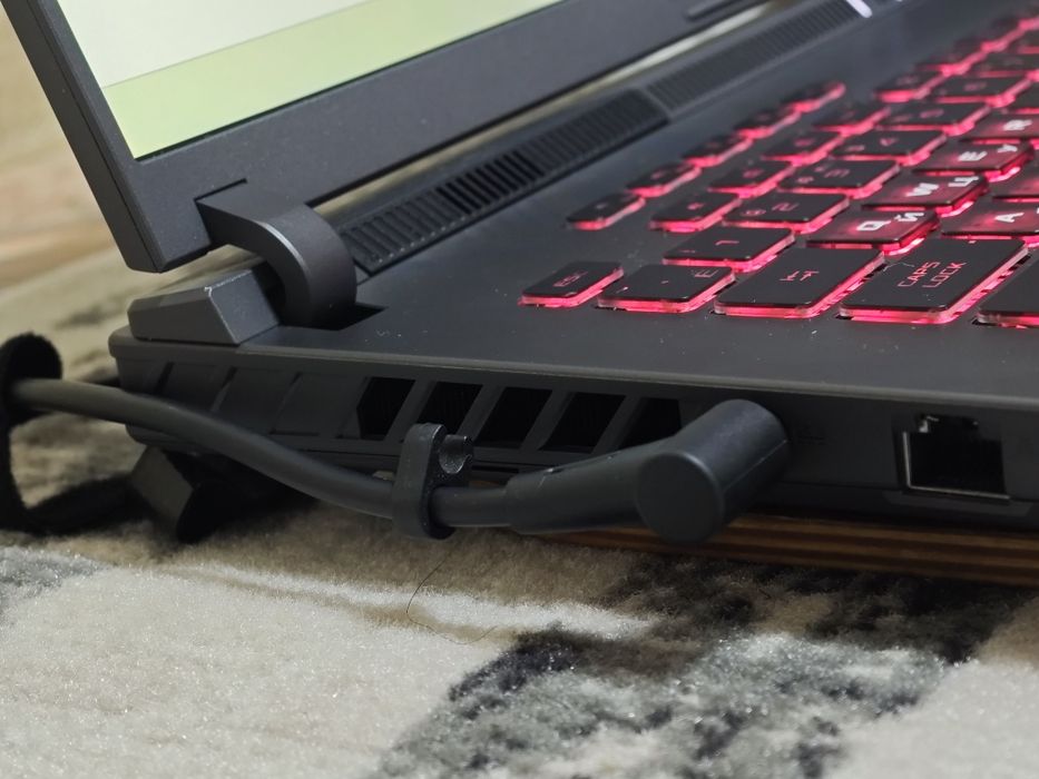 Asus Rog STRIX G16
Н ASUs ROG Strix G16 
САМАЯ