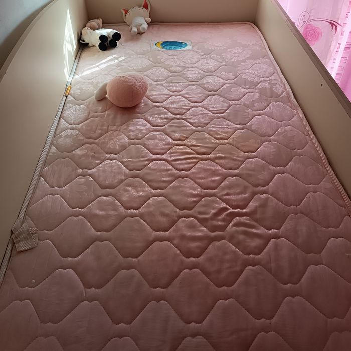 Продам кровать Чердак