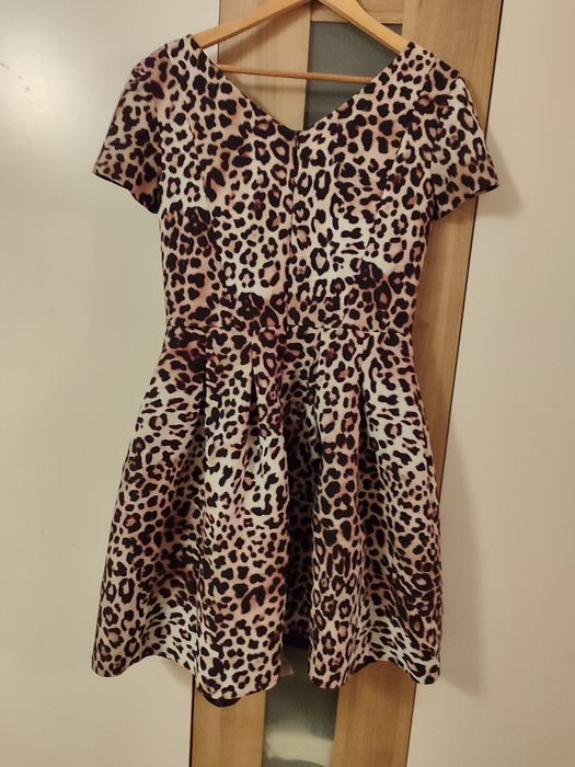Vând rochie de ocazie animal print mărimea 40