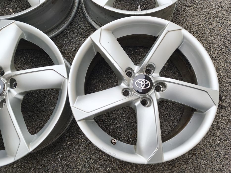 Тойота/Toyota; 17 цола 5х114,3; 4бр. лети джанти