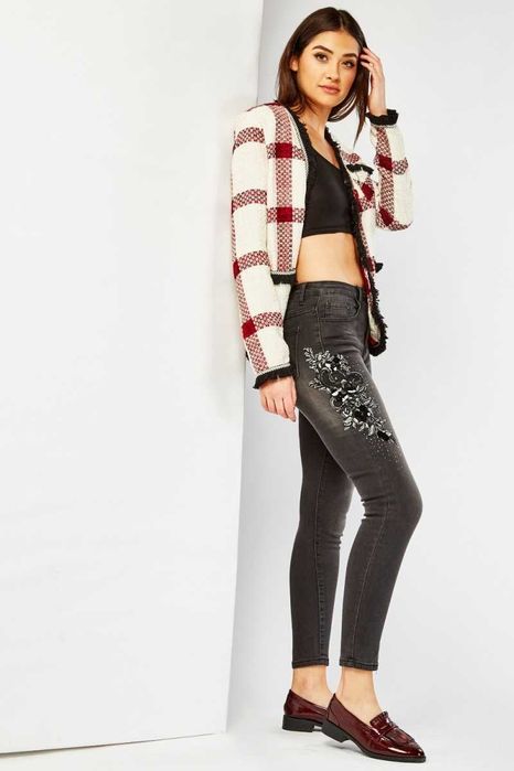 Дънки с бродерия