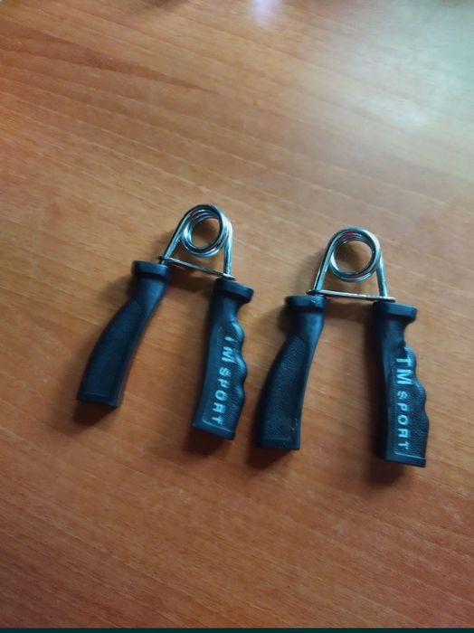 Продам эспандер 2 штуки