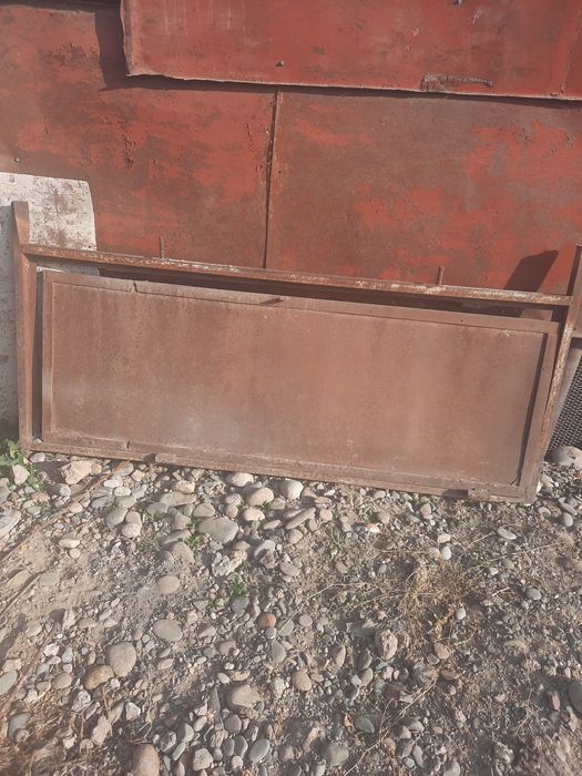 Продаётся железный дверь.