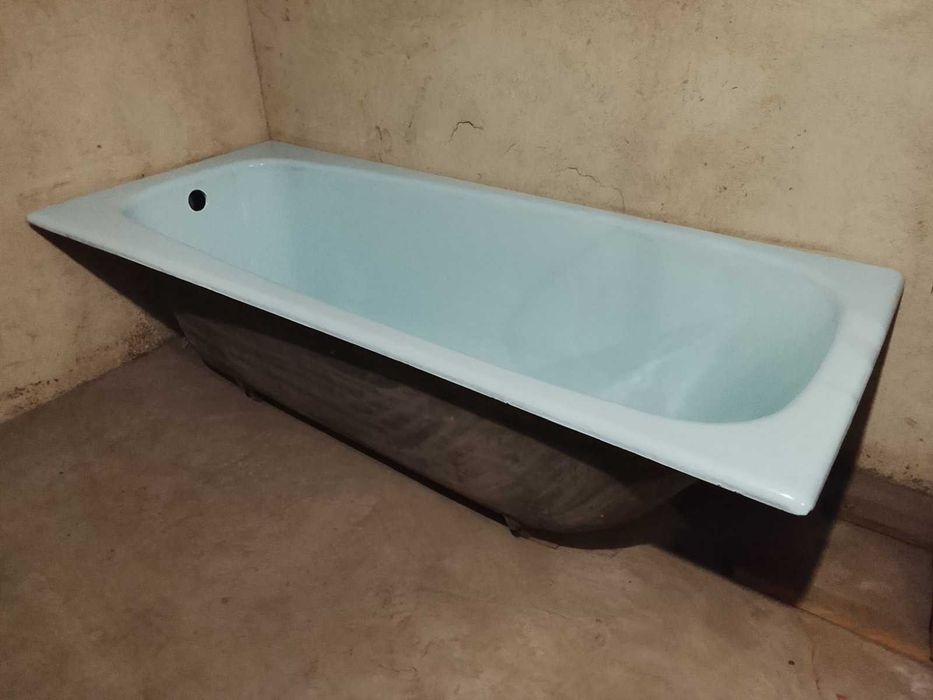Чугунена вана – НОВА / неупотребявана, с оригинална арматура