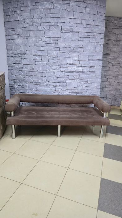 Продам диван в хорошем состоянии.