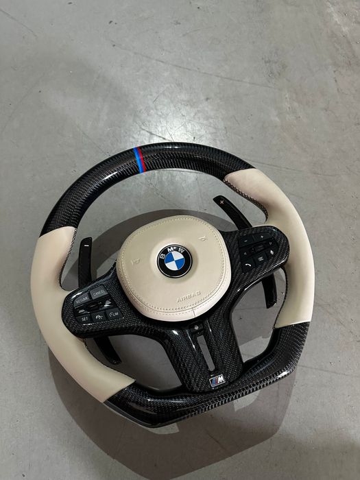 Volan BMW M Carbon Seria G - Incalzire - Vibratii - Traffic Jam Assist