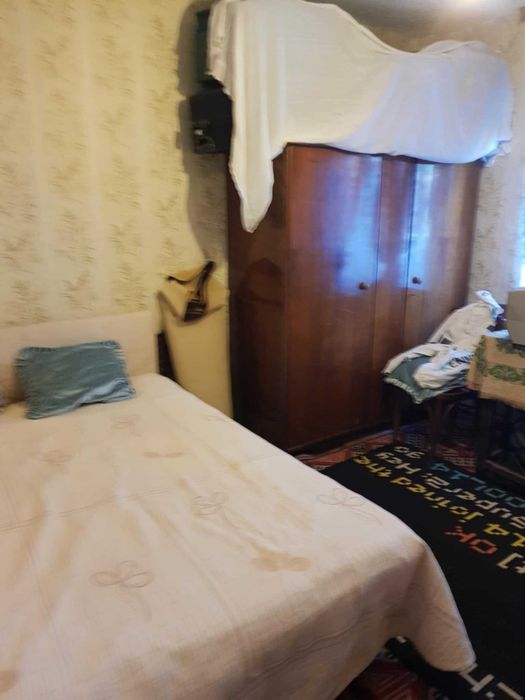 Продавам селска къща с чудесно място за грижи за животни и реколта.