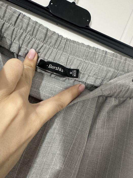 Pantaloni eleganti cu dungi