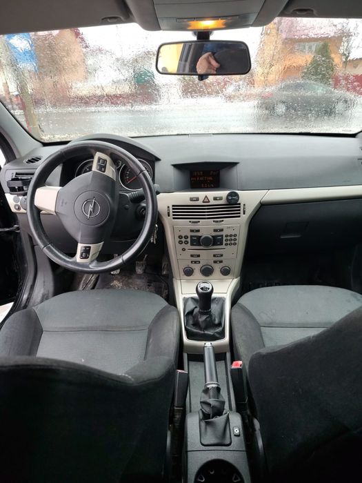 Opel astra GTC 1.9 TDCI