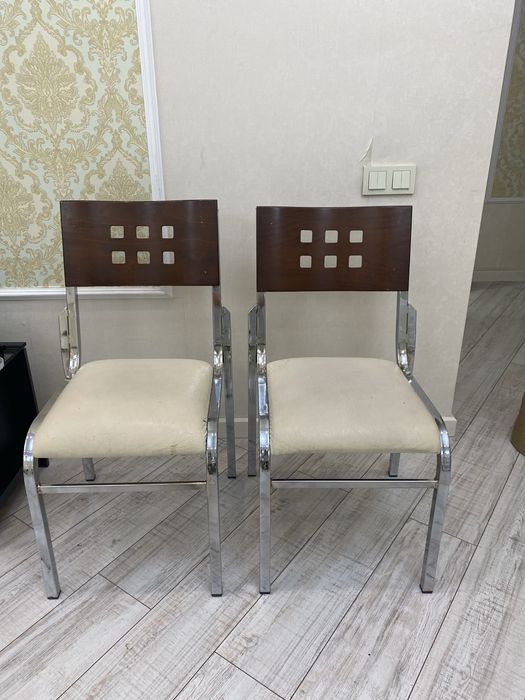 Срочно продам стулья