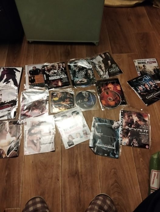 Dvd-uri filme titrate în limba română, engleză și franceză