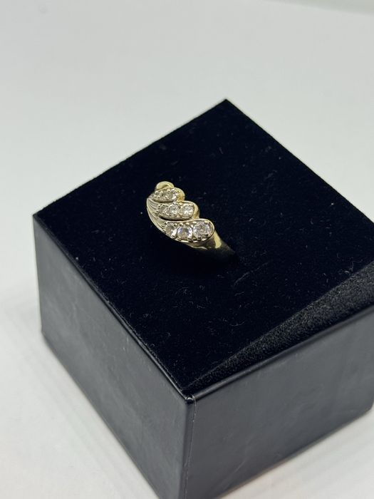 златен дамски пръстен 4.09гр 14к 585