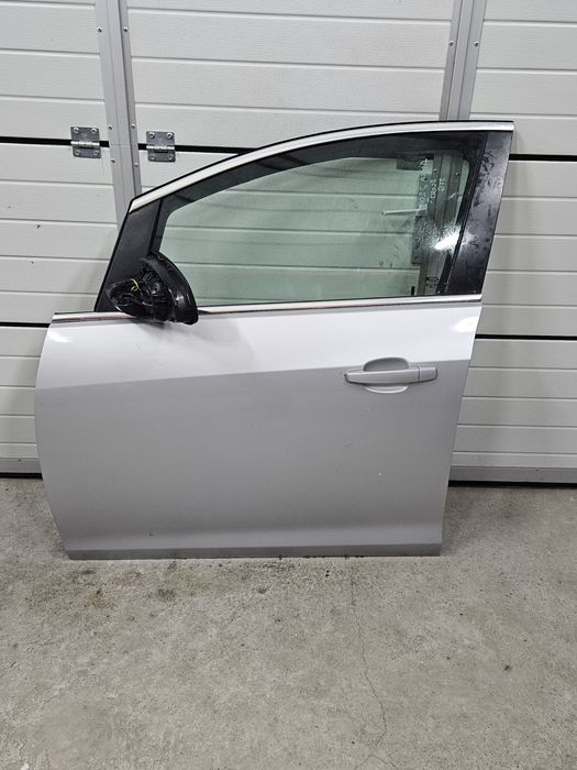 Usa stanga fata completa Opel astra j