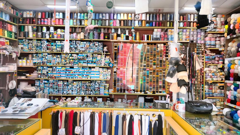 Продавам бизнес кинкалерия с магазин