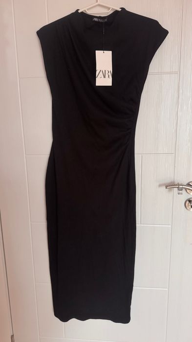 Нова черна рокля Zara- S