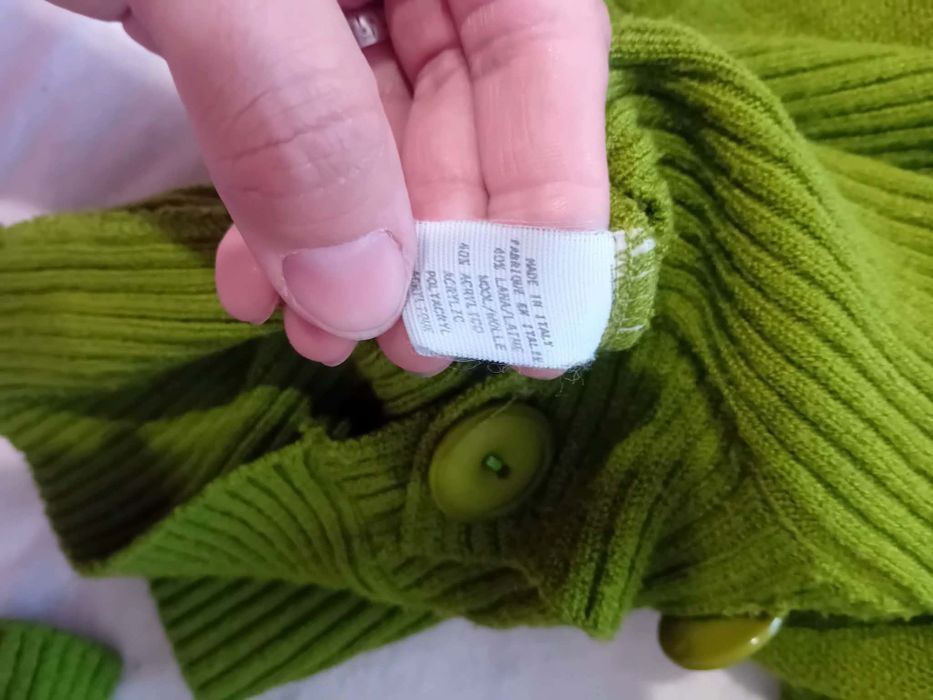 Pulover verde cu nasturi M