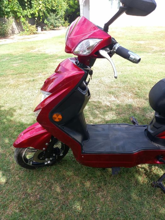 Vand scuter electric